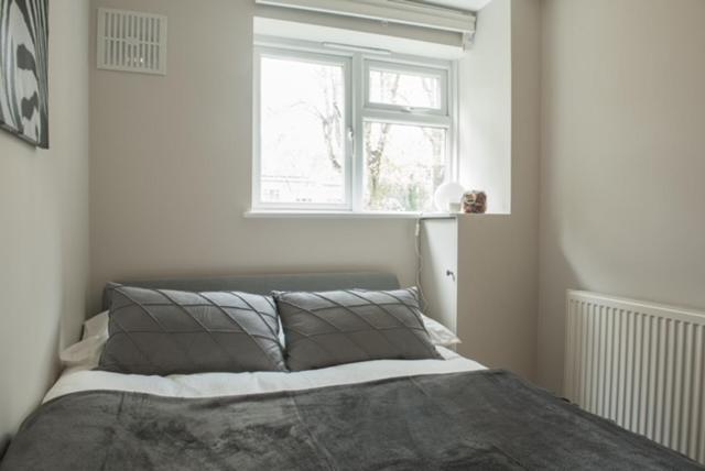 Finchley Contemporary 2 Bed Apartment + Parking Hendon Esterno foto